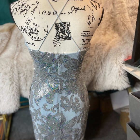 NWT! Sz 11/12 Light Blue & Silver Sequined Prom/Homecoming Dress - Picture 10 of 12